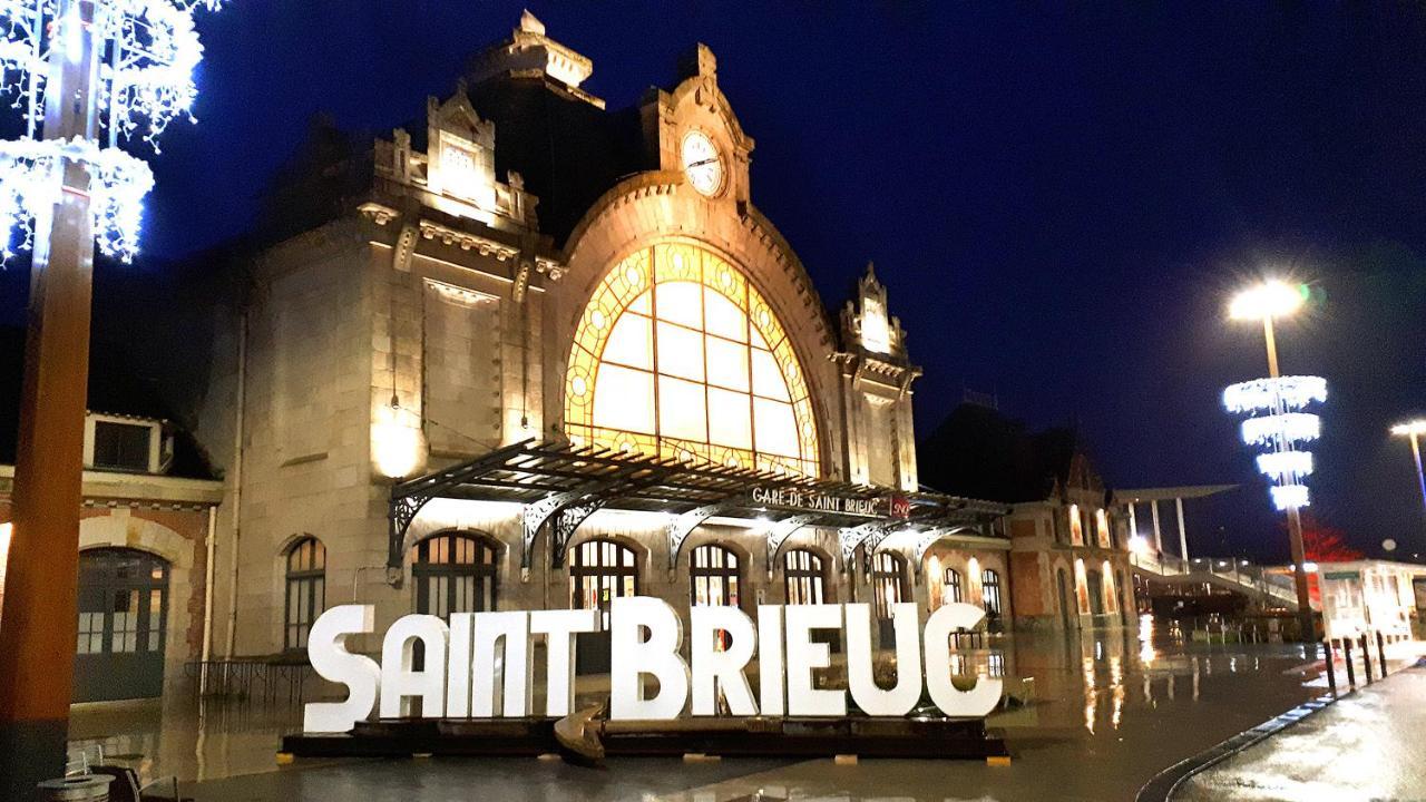 Maison Calme "Entre Terre Et Mer" - Proche Gare - Stationnement - Jardin サン・ブリュー エクステリア 写真
